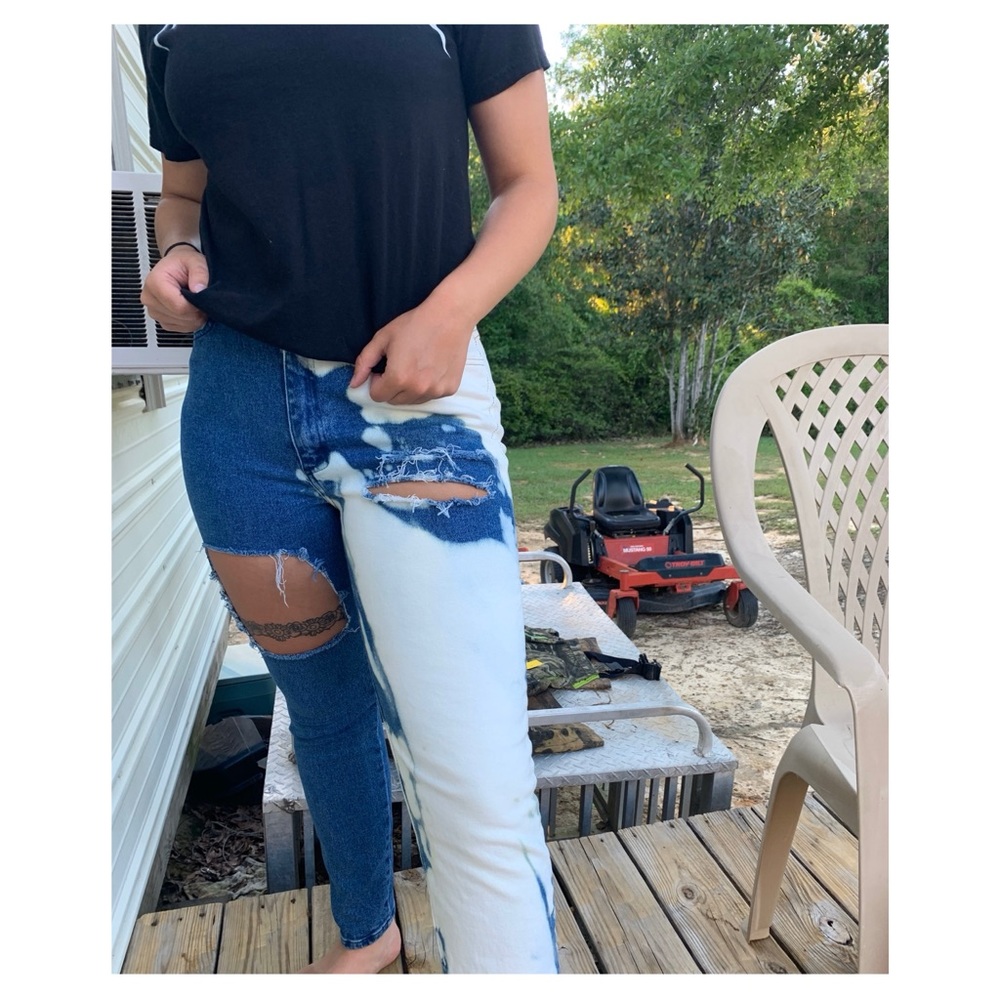 Jeans - Picture 2 of 3